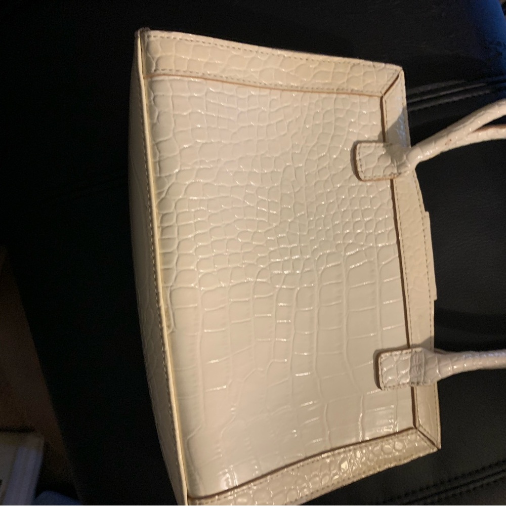 Preloved Liz Claiborne vintage 90’s faux leather cream purse - Picture 3 of 9